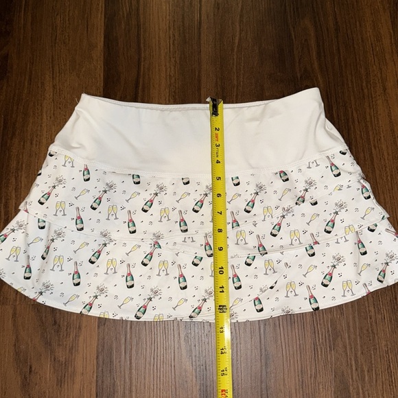 Lucky in Love Champagne Print Cream Skirt. Tennis . Size M - Picture 7 of 7